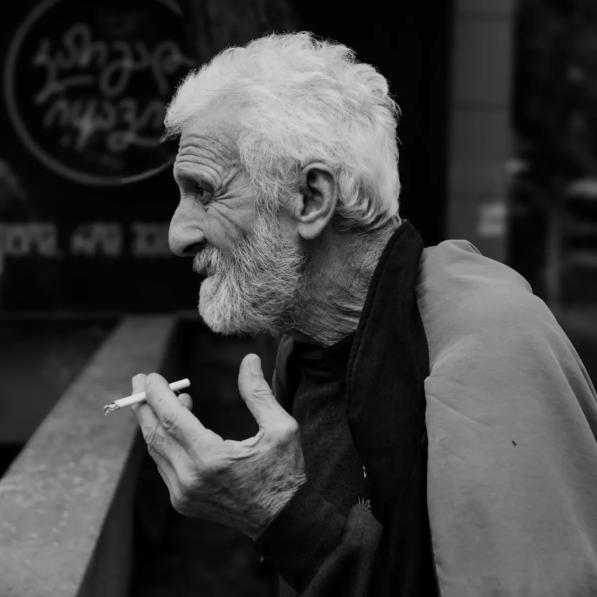 Pomegranate seller 02